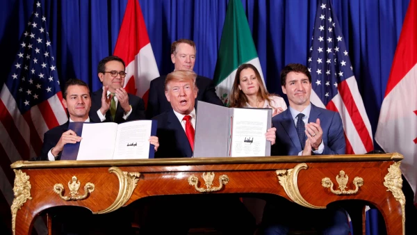 El presidente de México, Enrique Peña Nieto; el presidente de Estados Unidos, y el primer ministro de Canadá en la ceremonia de firma del Tratado de México, Estados Unidos y Canadá (TMEC), antes de la cumbre de líderes del G20, en Buenos Aires, Argentina.