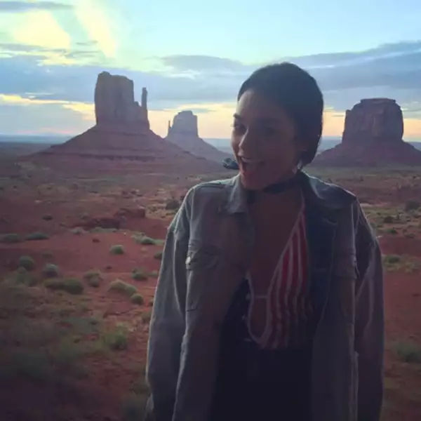 Vanessa Hudgens pasó el día en Monument Valley