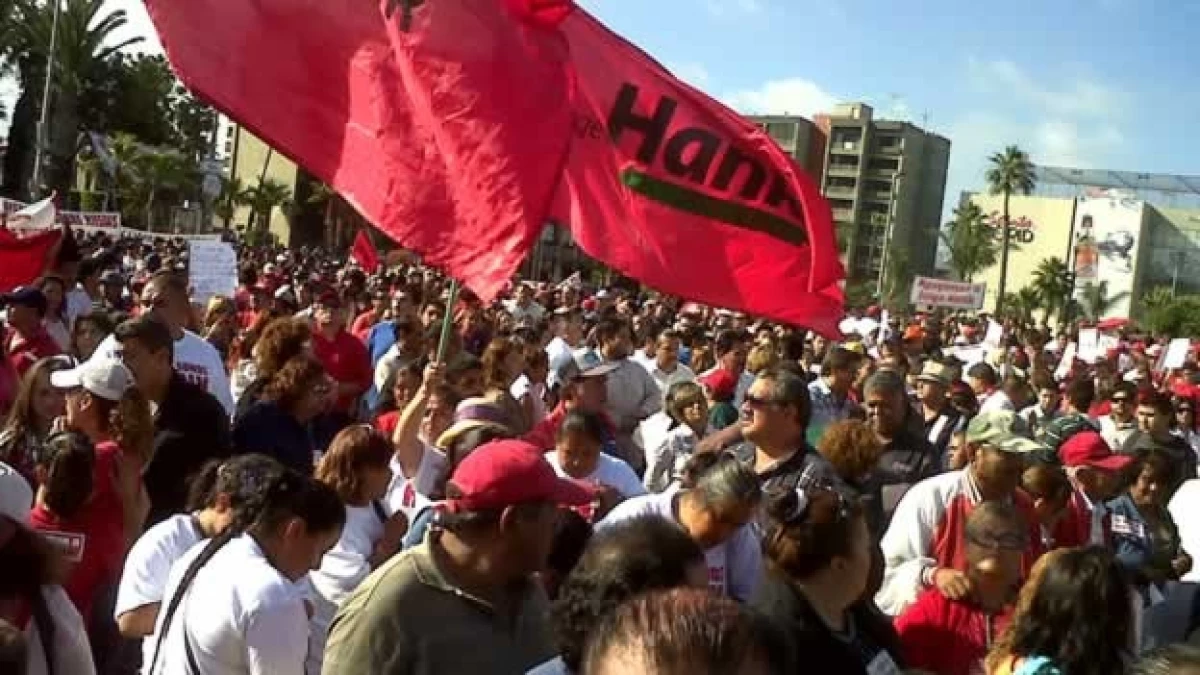 marcha a favor de Jorge Hank Rhon en Tijuana