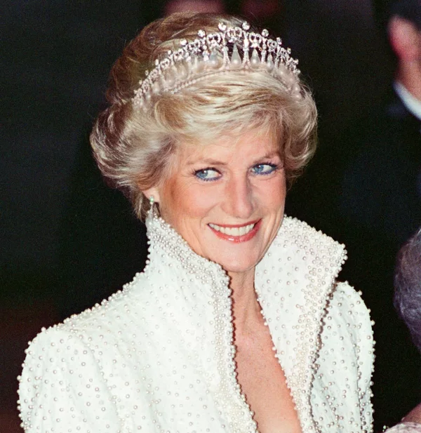 Imagen de Lady Di si tuviera 60 años Así es la simulación de cómo podría verse Lady Di a los 60 años.