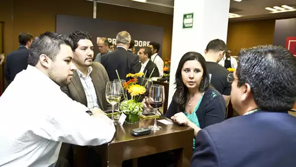 Los emprendedores que tomaron la mentoría tendrán acceso a una red de inversionistas potenciales con quienes podrán asociarse para acelerar el crecimiento de su empresa.