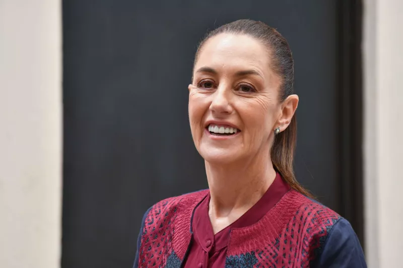 ¿Quién le entregará la banda presidencial a Claudia Sheinbaum? 