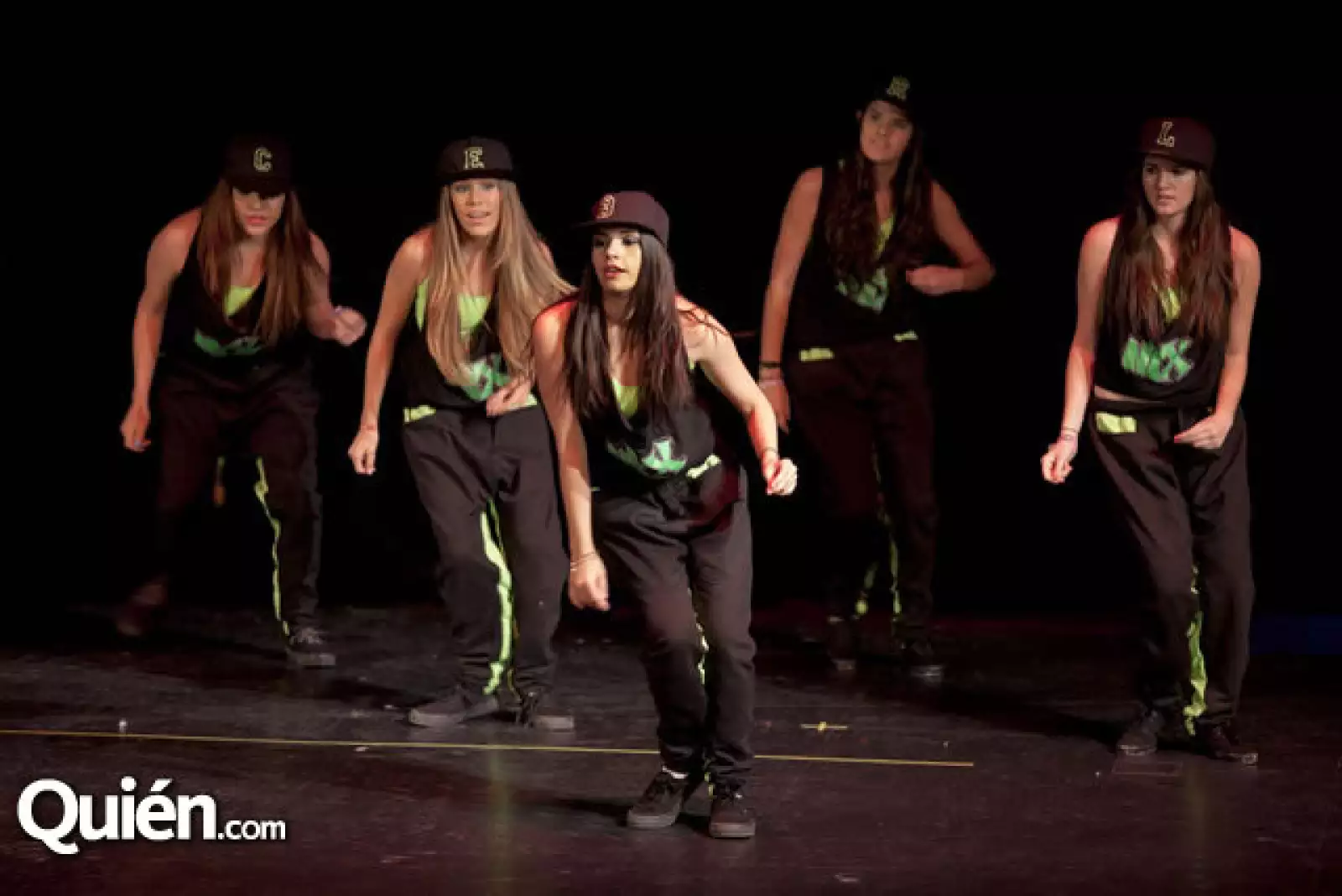Triana junto con total exercise and dance