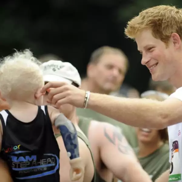 Con esta actividad, el hijo del príncipe Carlos se despide hoy de Estados Unidos.