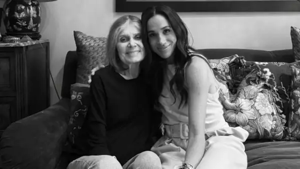Gloria Steinem y Meghan Markle posan juntas
