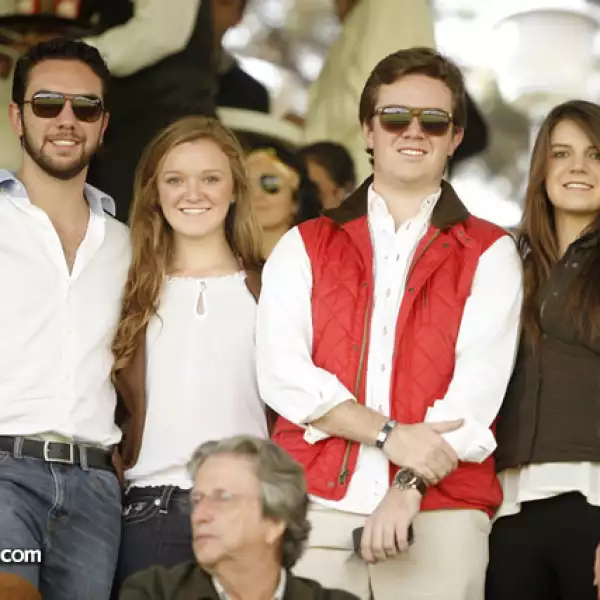 Joaquin Garibay,Paty Flores,Bruno Flores,Karla Flores