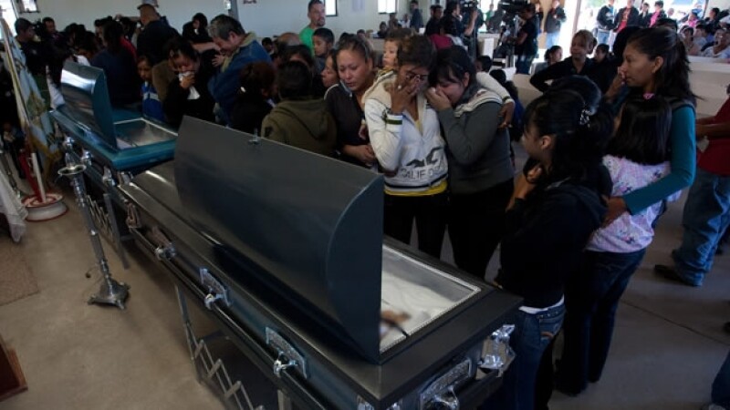 Familiares de jovenes asesinados en Villas del Salvarcar