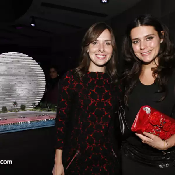 Luz Arredondo,Teresa Cristo