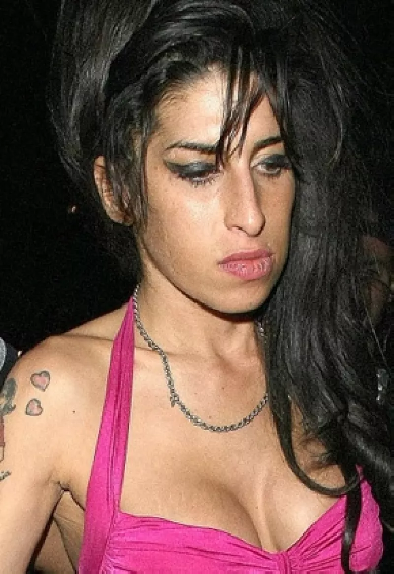 Chris Goodman, representante de la cantante, dijo a medios británicos que la diva del soul se encontraba dormida cuando ocurrió el deceso.