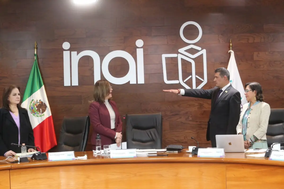 Adrian-alcala-presidente-inai.jpg