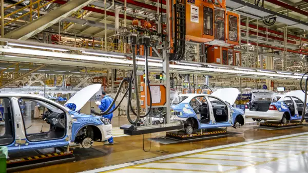 Arancel a autopartes mexicanas elevará miles de dólares el precio de los autos en EU