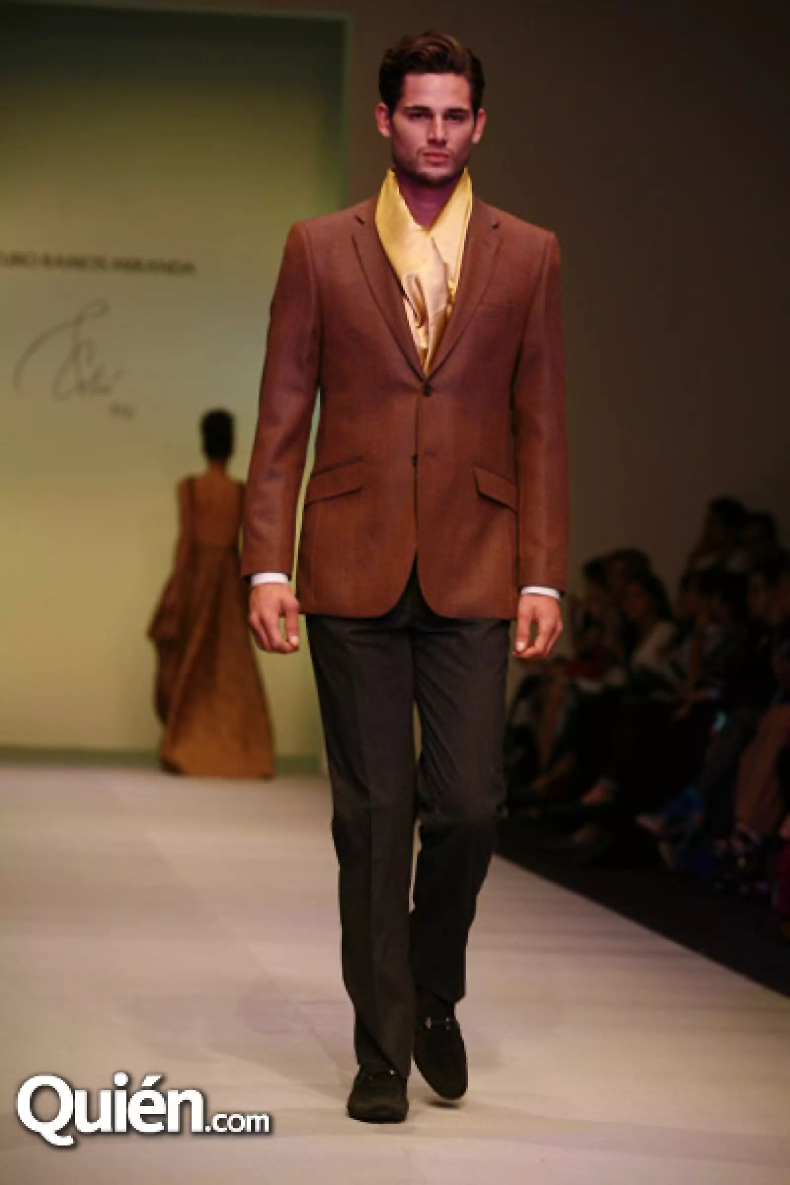 Desfile Arturo Ramos