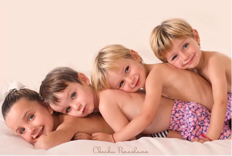 Gracias al Instagram de la conductora, nos damos cuenta que su hija Inesita y sus pequeñas "pulgas" son pura diversión y travesura asegurada.