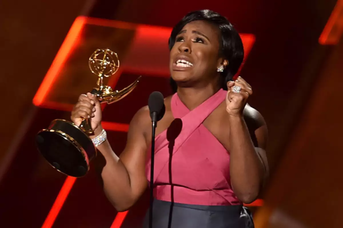 La conocida actriz de Orange is the New Black dio un discurso de aceptación por su premio que dejó a muchos conmovido.