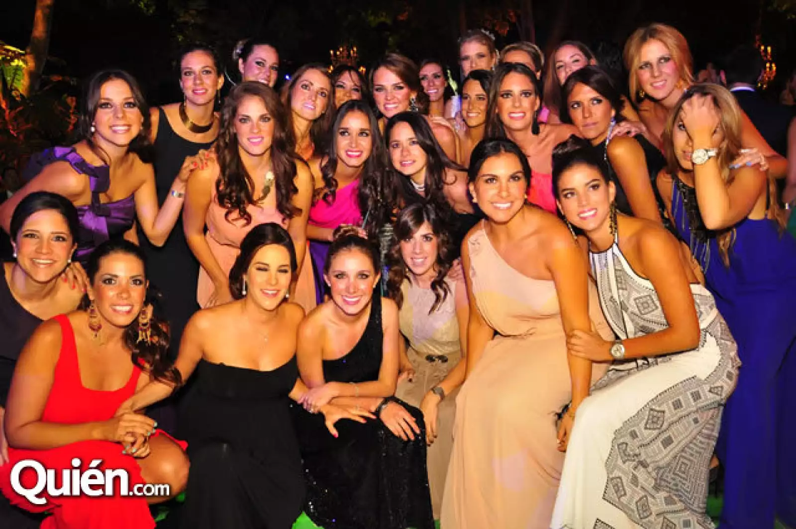 La Novia con sus amigas