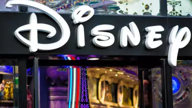 Disney invierte 1,000 mdd en OpenAI y entrega a Sora más de 200 personajes icónicos