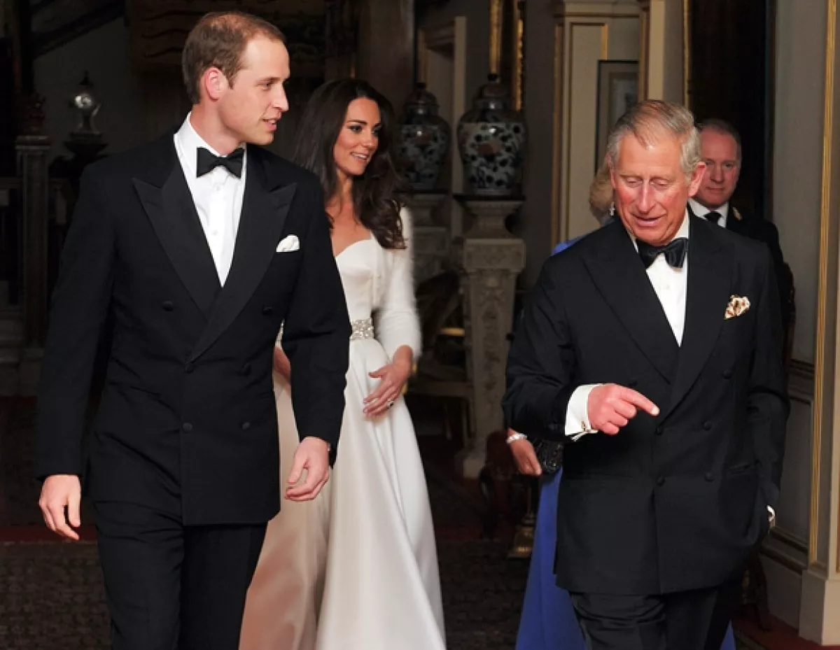 Siempre "moderno", el príncipe Carlos, papá del novio, ofreció una cena privada seguida de un baile, para celebrar la boda de su hijo con Kate Middleton.