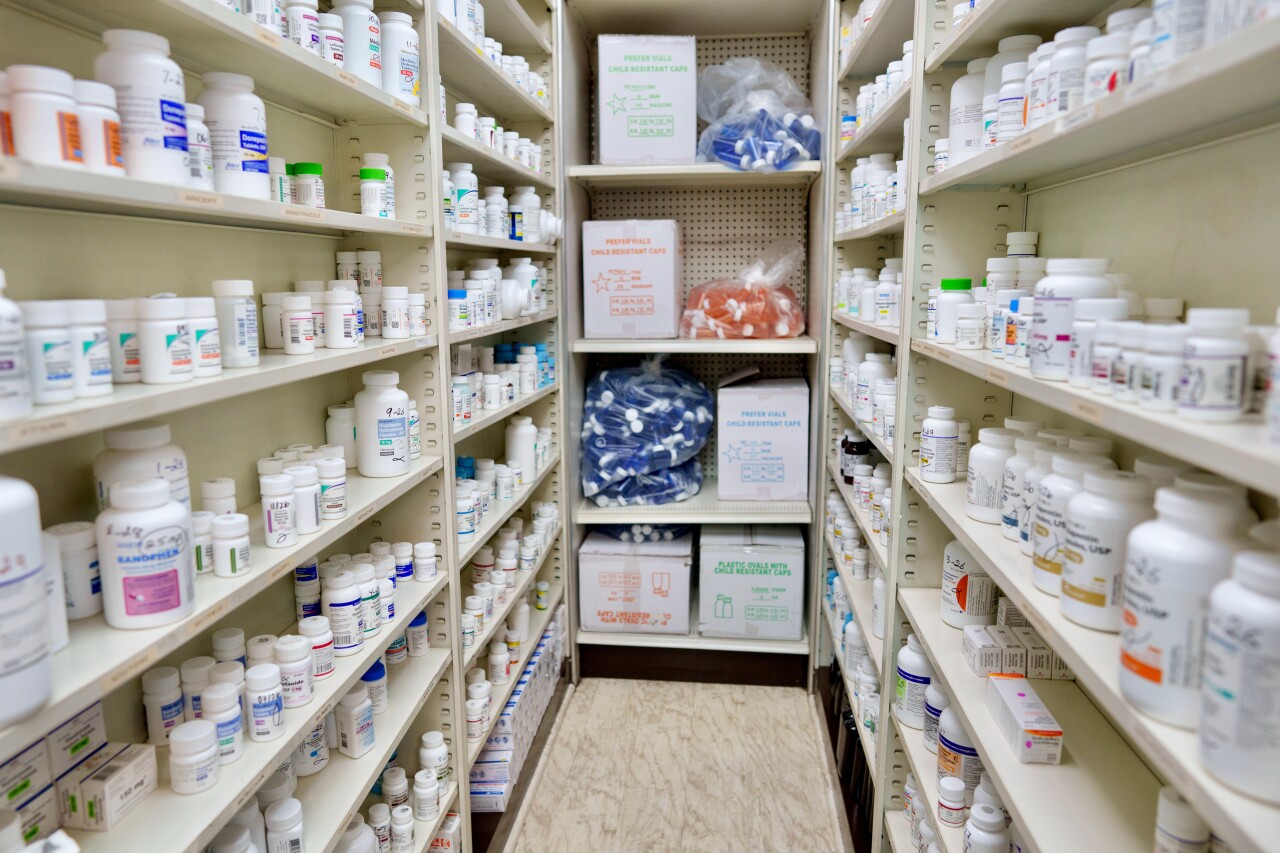 Trump presiona a farmacéuticas para bajar precios y advierte represalias