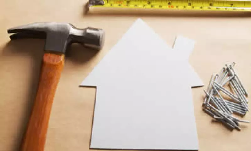 Invertir en remodelaciones costosas elevará el precio de tu propiedad y puede sacarla del mercado. (Foto: Getty Images)