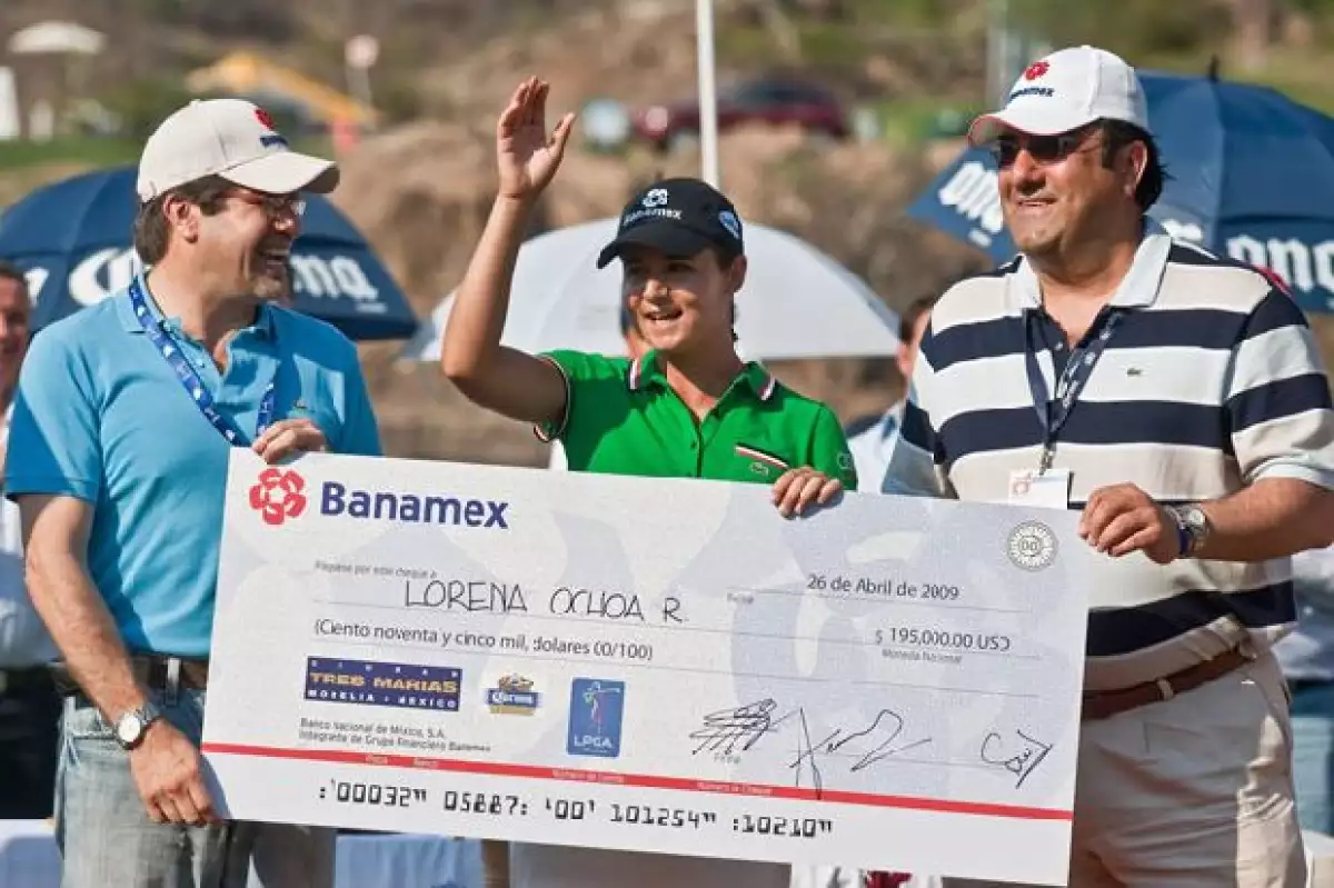 Lorena Ochoa dominó el torneo de punta a punta, pues en las dos primeras rondas tuvo espectaculares recorridos de 65 golpes.