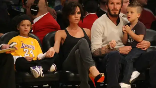 David y Victoria Beckham tienen tres hijos, Brooklyn, Romeo y Cruz y el cuarto bebé ya viene en camino.