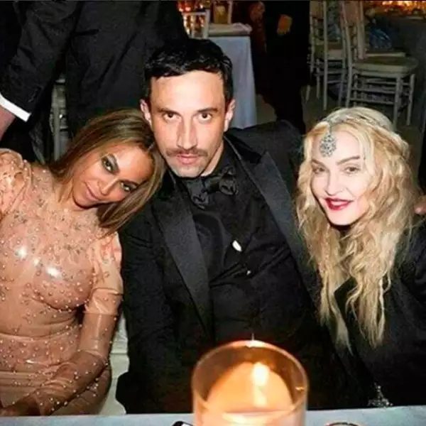 Beyoncé, Riccardo Tisci y Madonna disfrutando de una gran velada.