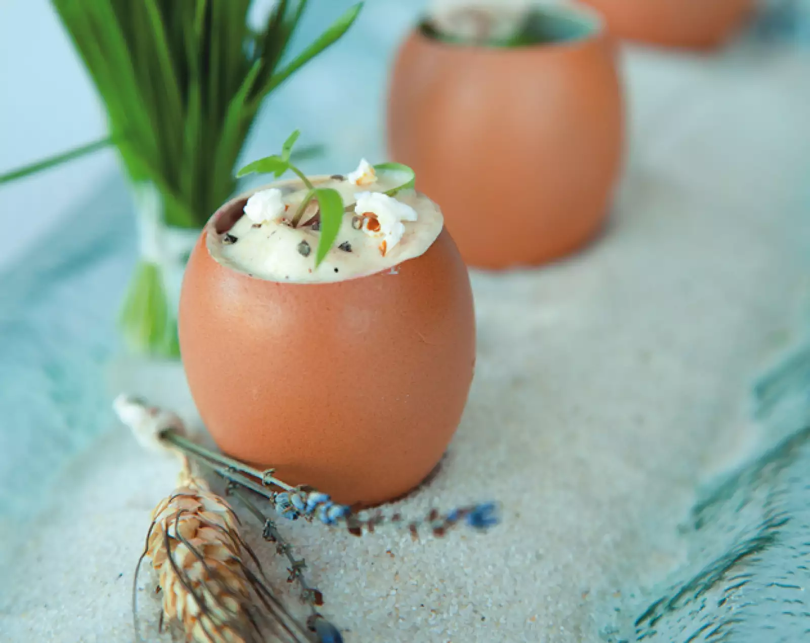 The field en Sixteen: Aquí, la dinámica en la que el mesero te ofrece el menú para dejarte elegir los platos es un cuento viajero. La carta de presentación es, literalmente, eso. Un sobre con sello...