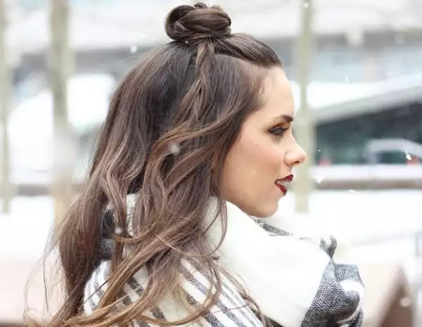Daniela Ramírez apuesta por el half bun en NYFW.