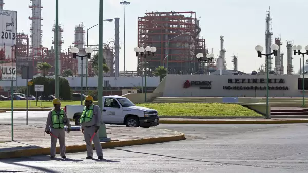 Unidades de Pemex detenidas