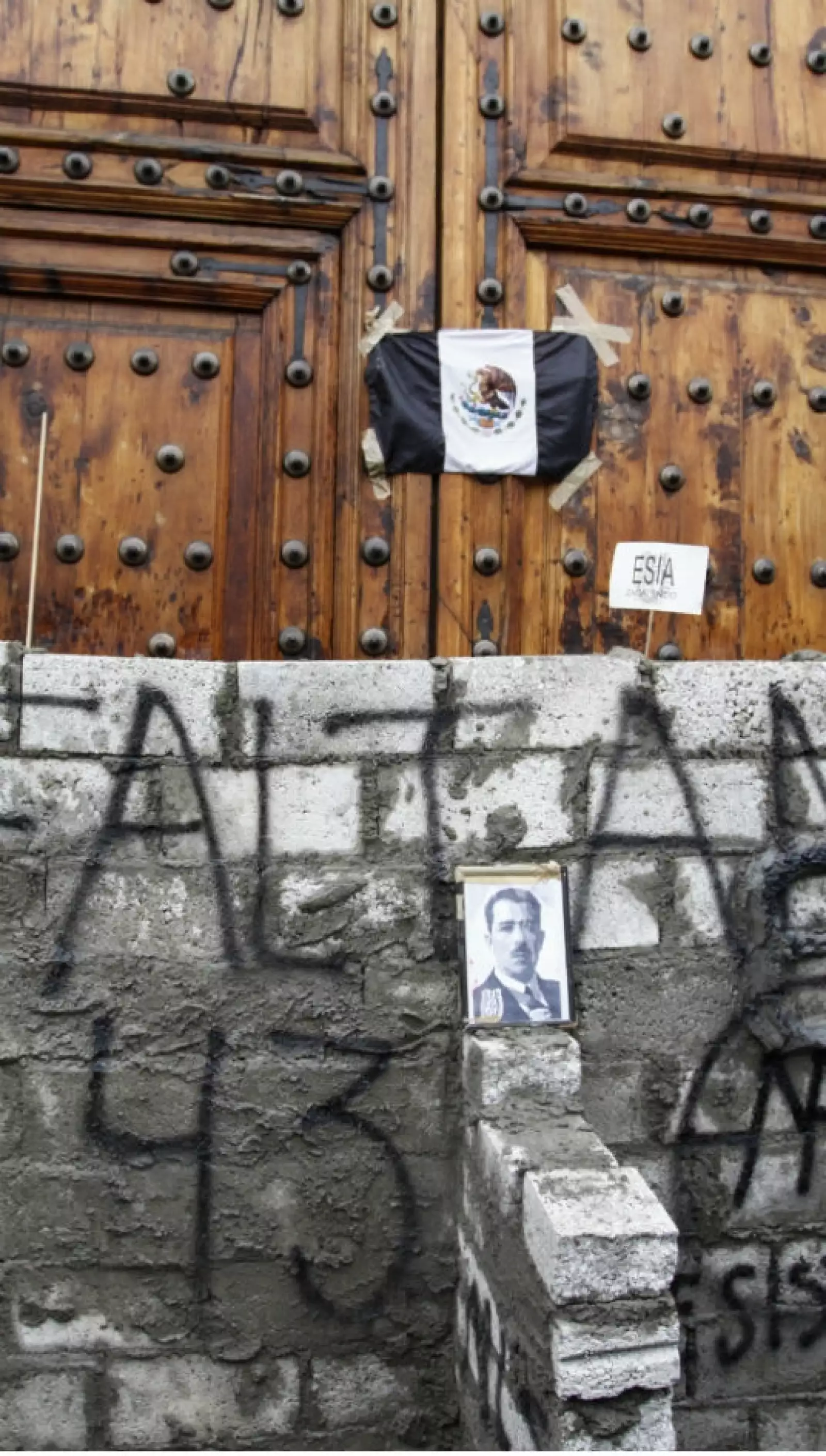 Muro realizado por estudiantes del IPN 