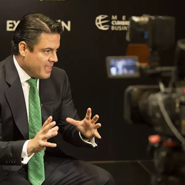 El gobernador de Jalisco anunció que Grupo Dragón hará una inversión de 200 mdd en la entidad para producir energía eólica.