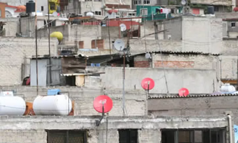 Dish insiste que sólo tiene contratos comerciales con Telmex. (Foto: Cuartoscuro)