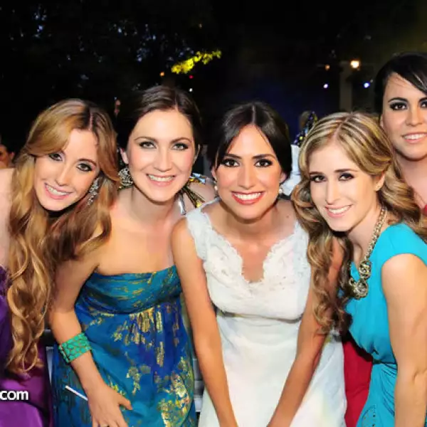 Andrea Castro, Gaby Gómez, Regina Uranga, Adriana Vargas y Ana Paula Horn