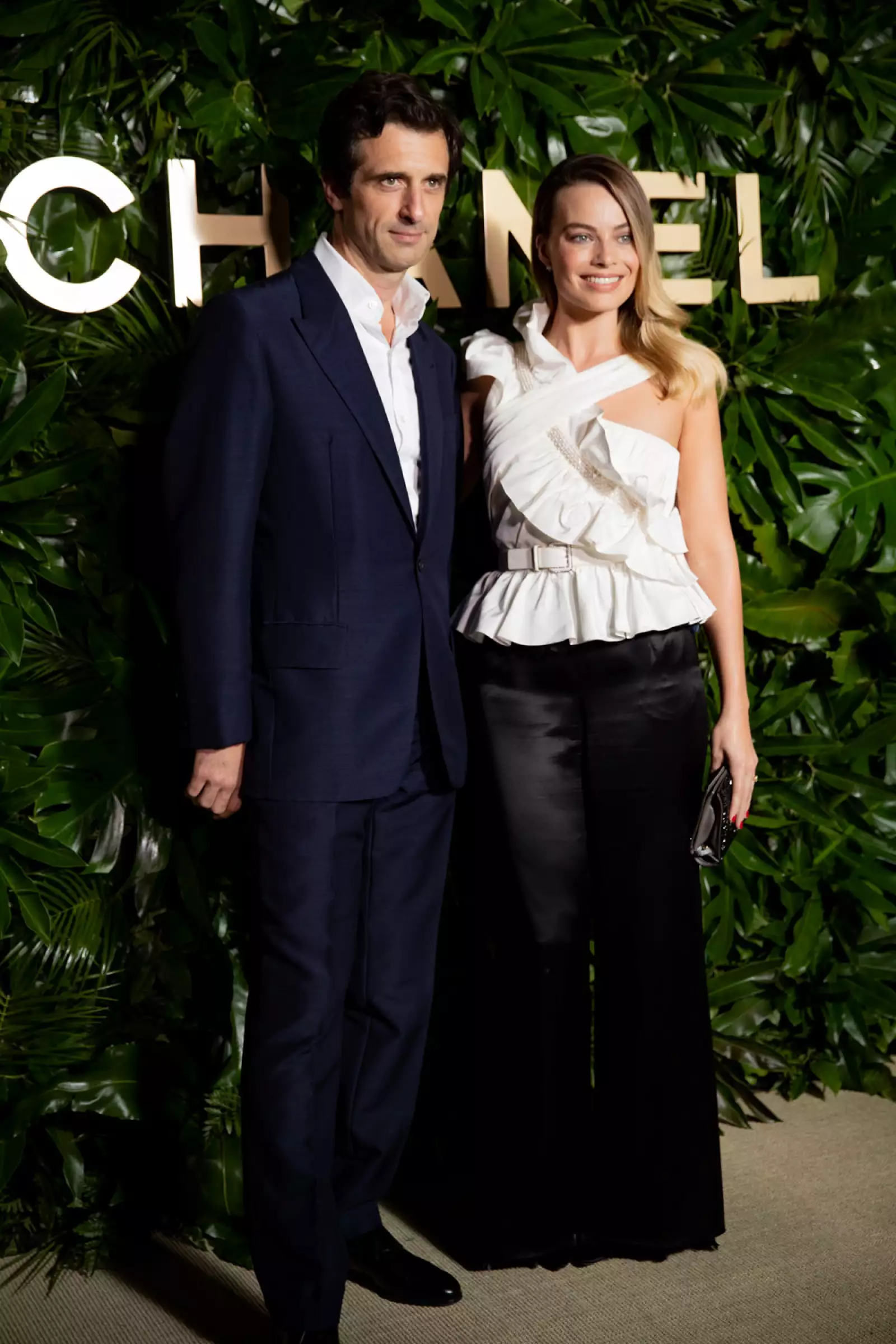 Margot ROBBIE & Olivier POLGE_Gabrielle CHANEL Essence_Dinner_Hosted by Margot ROBBIE_September_12th_3.jpg