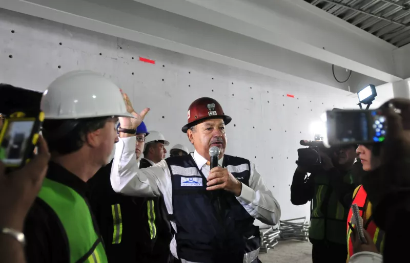 El 29 de junio, el regulador bursátil español autorizó la oferta  pública de Slim sobre el 100% de FCC a 7.6 euros por acción, un precio que se ha considerado equitativo.