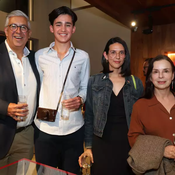 Edgardo y Rafael Molina, Claudia Perules y Aurelia Álvarez 