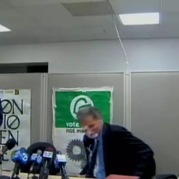 Ralph Nader - pastelazo - OK