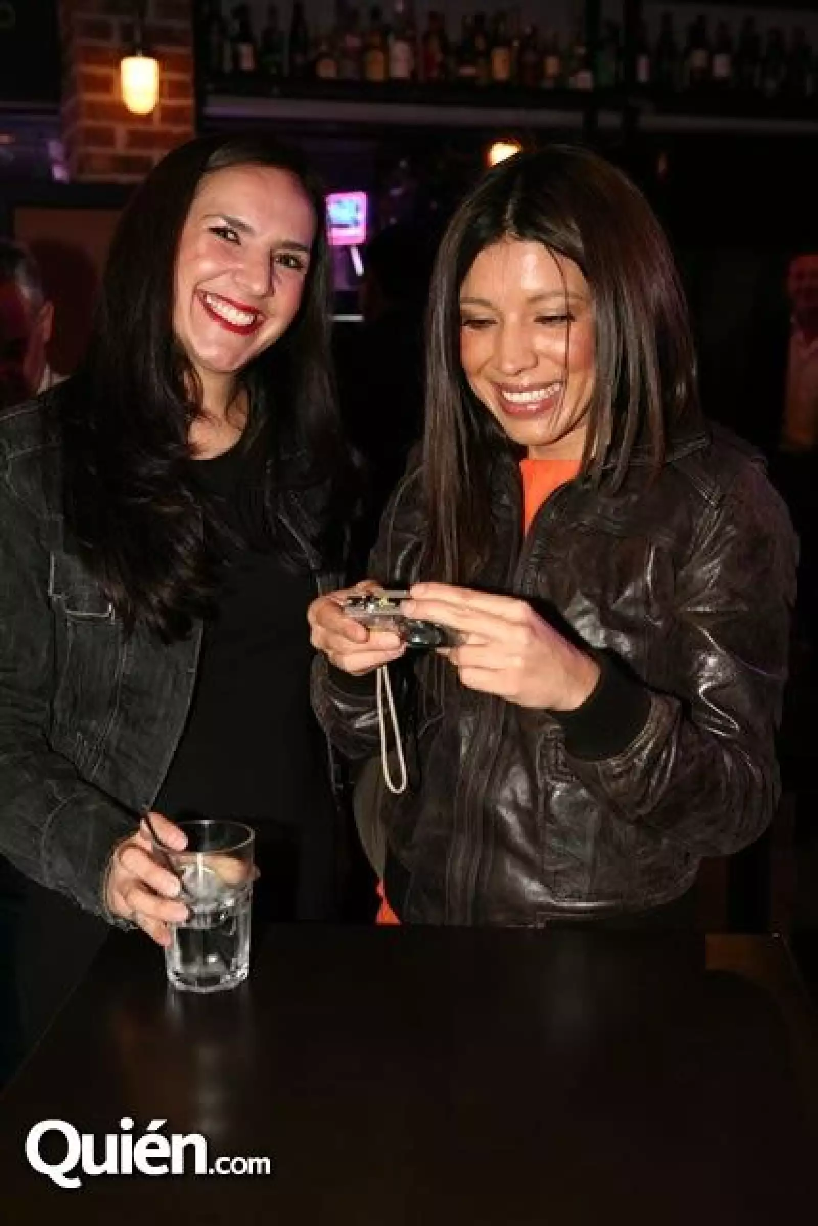 Mónica González,Laura Mirabal