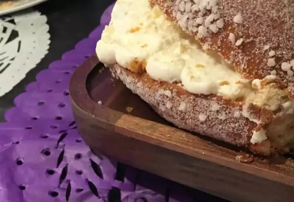 Pan de muerto relleno