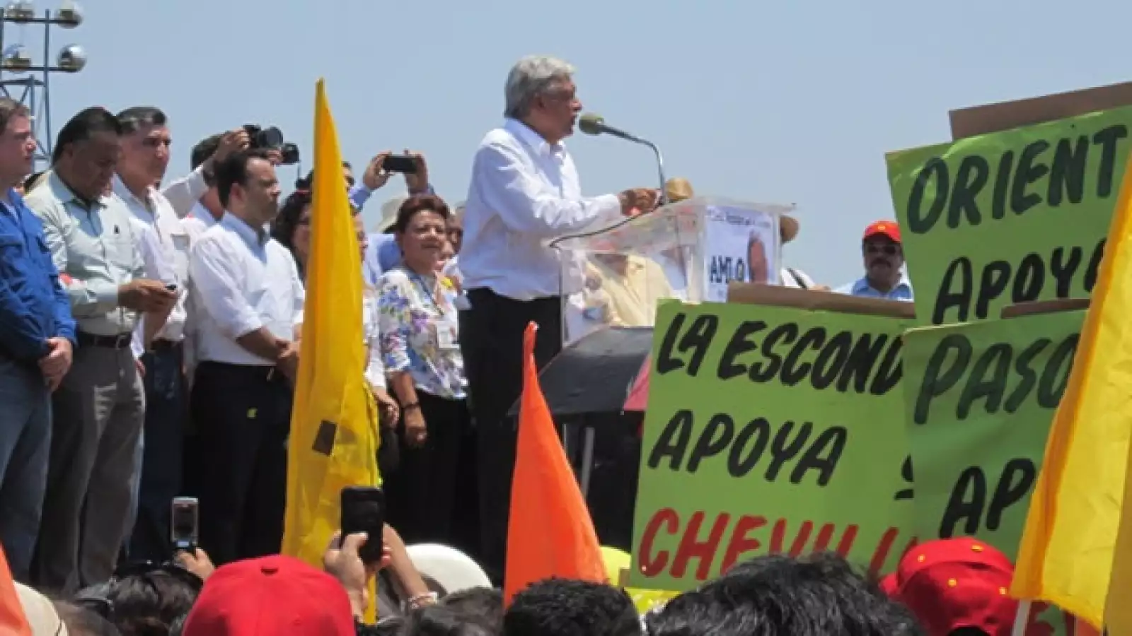 López Obrador realizó un mitin en Macuspana como acto de campaña