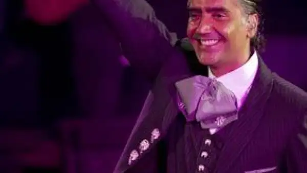 El cantante ofrecerá dos conciertos gratuitos en Puerto Vallarta y Guadalajara el 20 y 27 de junio, respectivamente, al lado de Paulina Rubio, Reyli Barba y Leonel