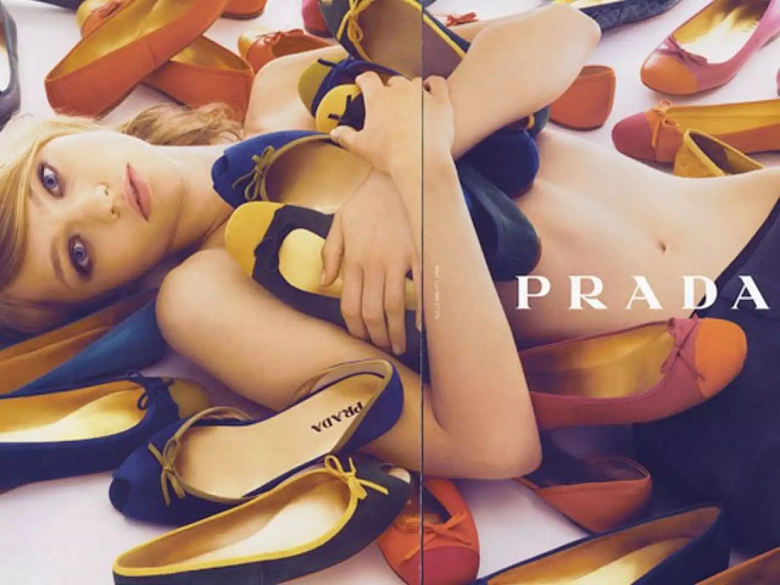 La rusa Sasha Pivovarova es la musa de Miuccia Prada y es la favorita de los italianos como Armani y Valentino. Además, es pintora y vende algunas de sus obras.