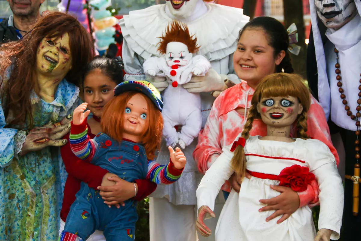 Paseo de la Reforma precio al desfile de las Catrinas en la Capital Mexicana.