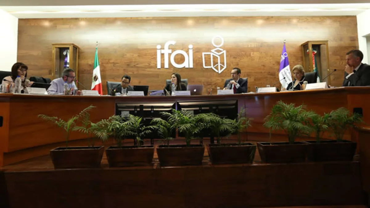 Comisionados_iFAI