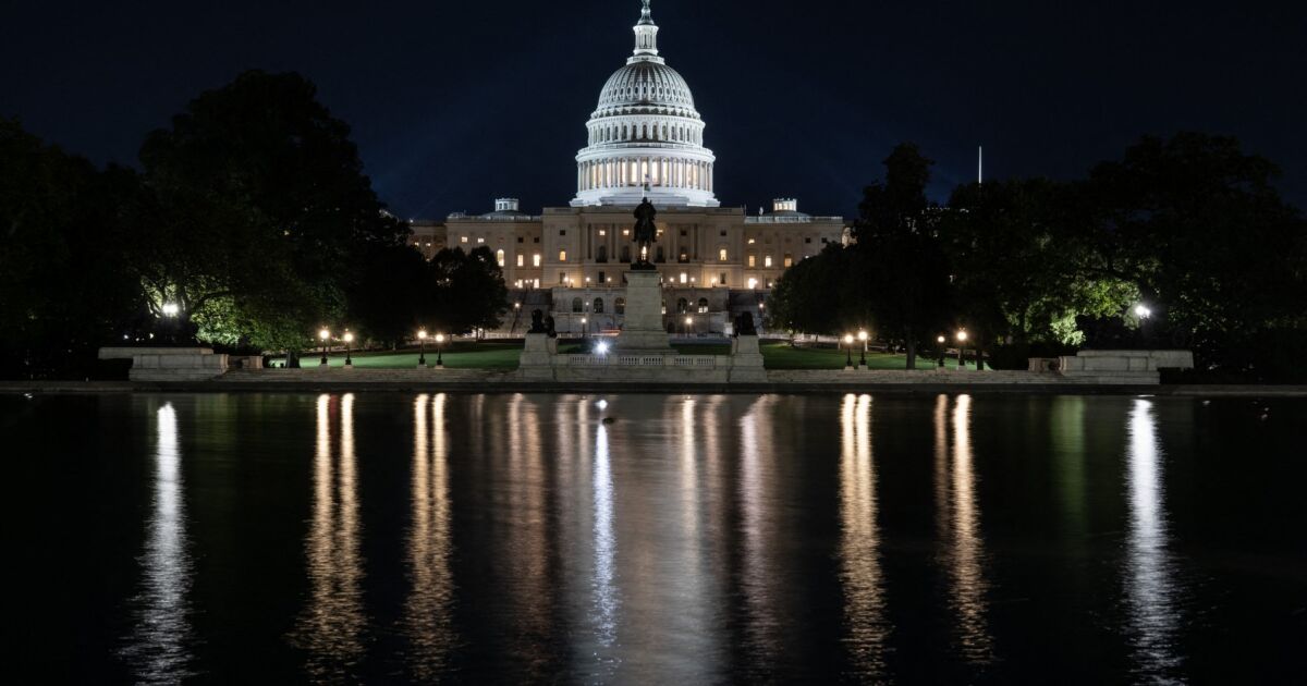 Trump, ABD hükümetinin kapanması için ilk işten çıkarmayı duyurdu