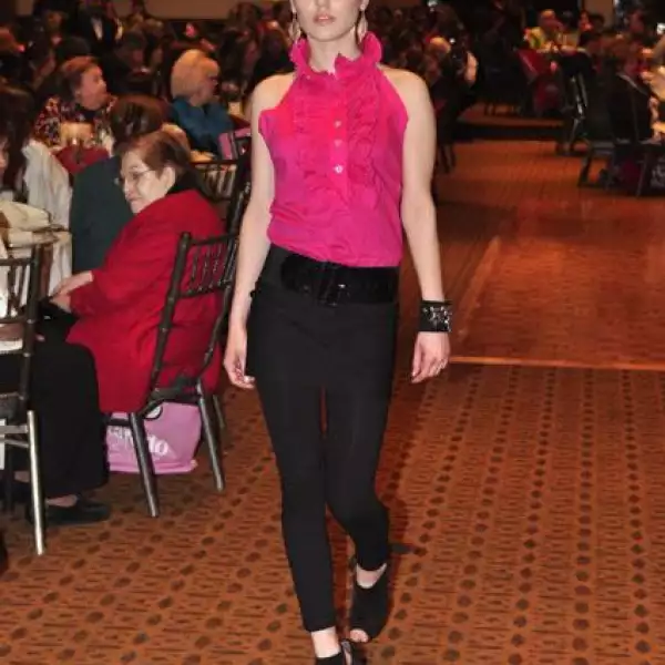 Desfile de Casa Laredo