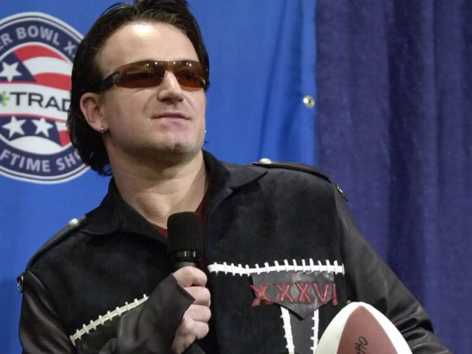 En el 2002 asistió al Super Bowl XXXVI.