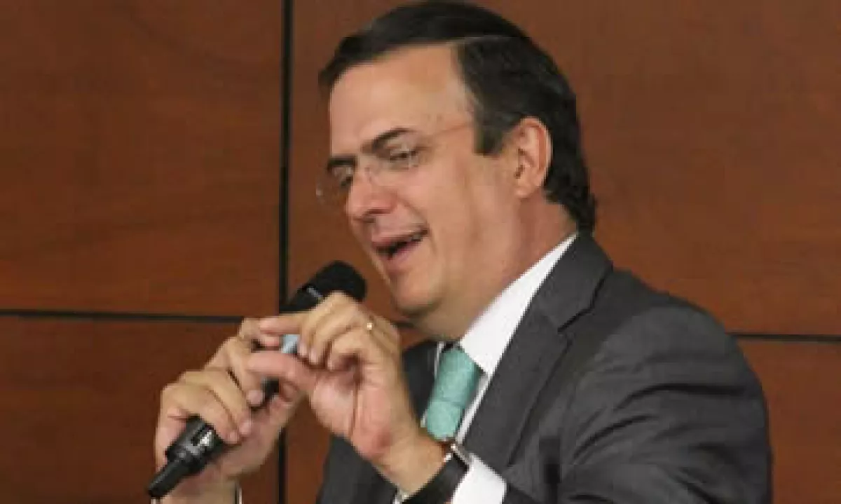 Ebrard detalló que su Gobierno está proponiendo a la Asamblea Legislativa que determine el monto de lo que debe considerarse un auto de lujo. (Foto: Notimex)