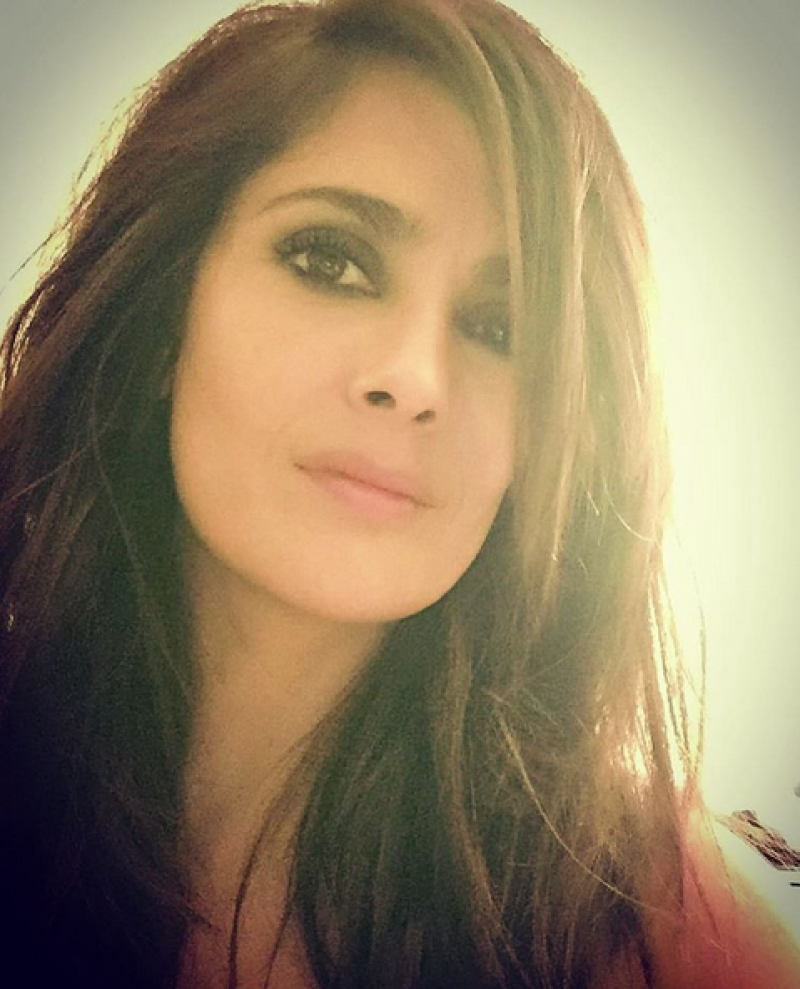 Salma siempre luce súper bien con sus looks.
