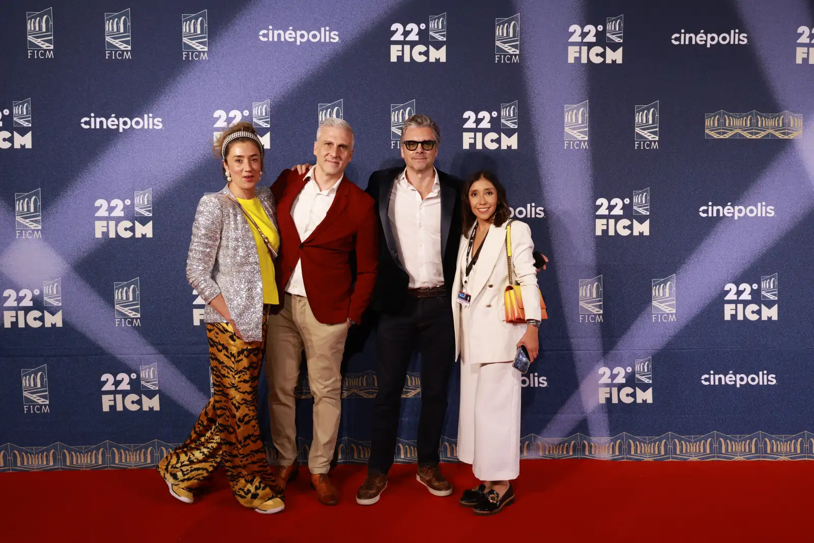 Bettina Zurrcher, Nino Aloisi y Hugo Van Belle